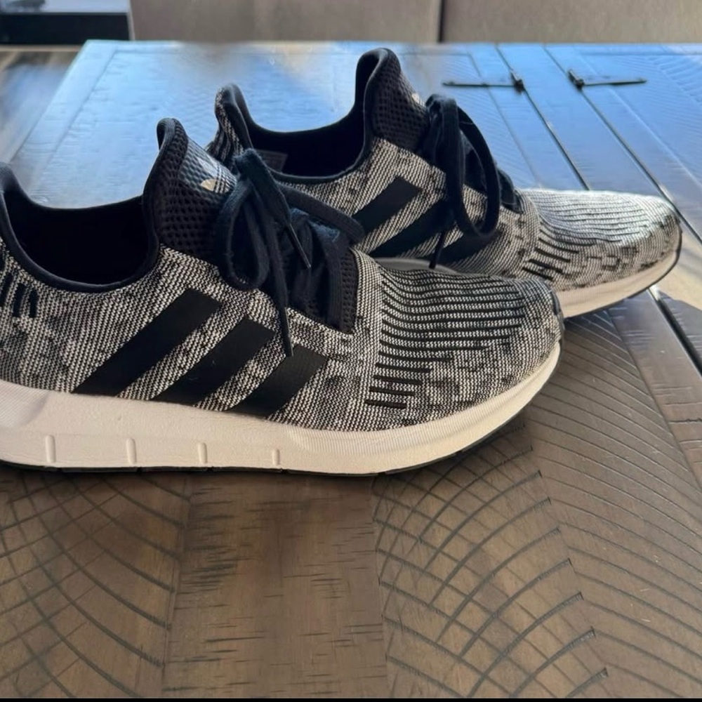 Men’s adidas swift run shoes